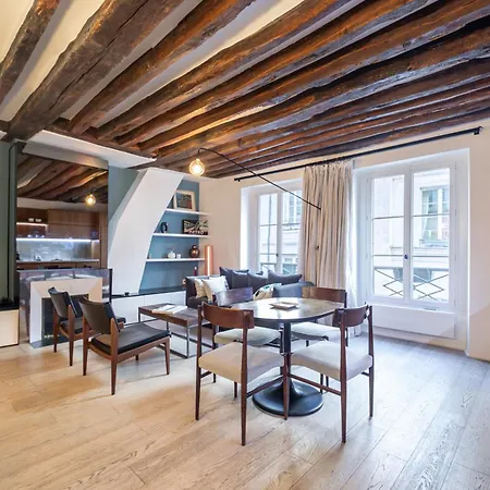Ile Saint Louis Cosy